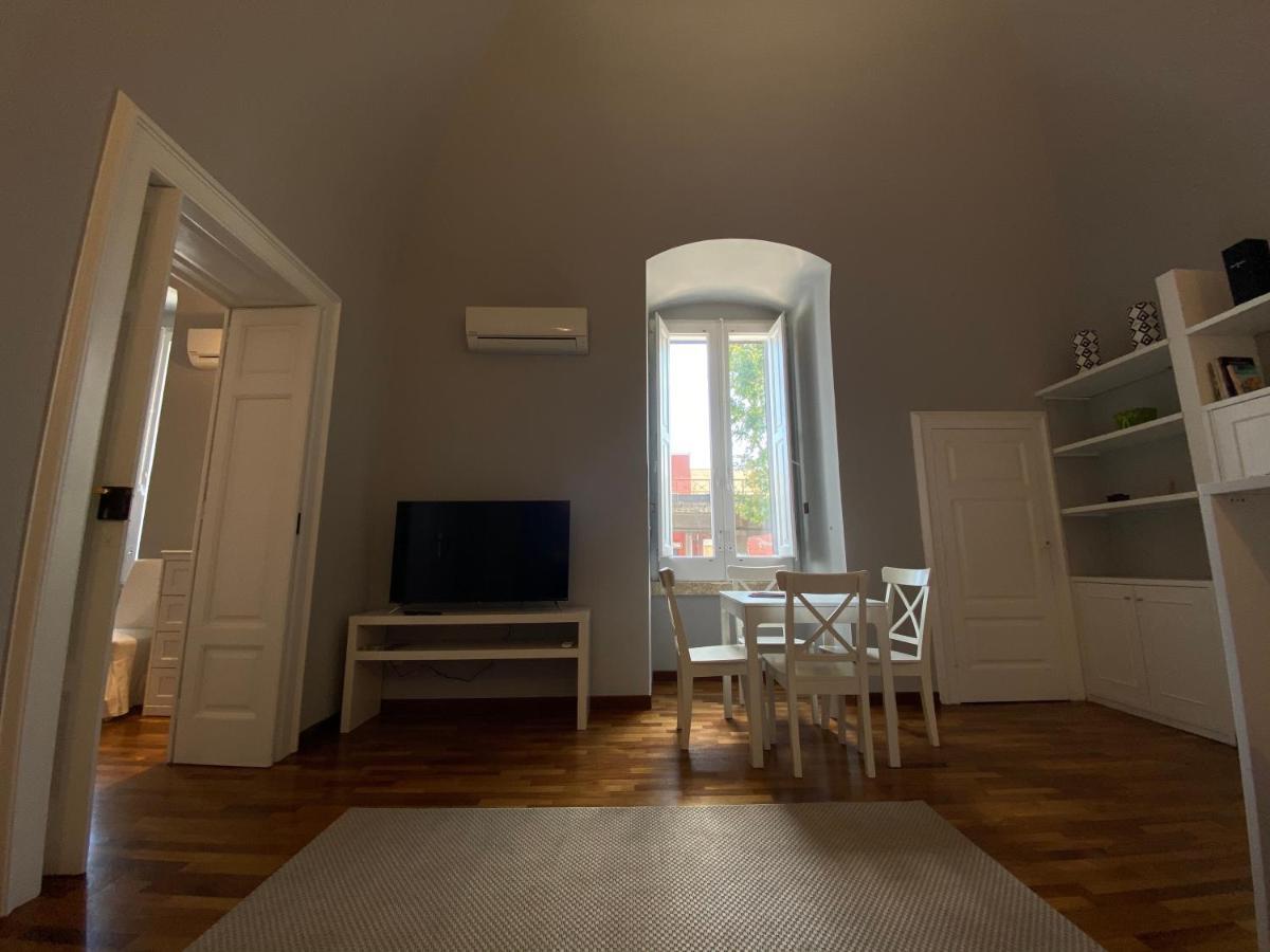 Suite 261 - Intero Appartamento Nel Centro Di Μπάρι Εξωτερικό φωτογραφία